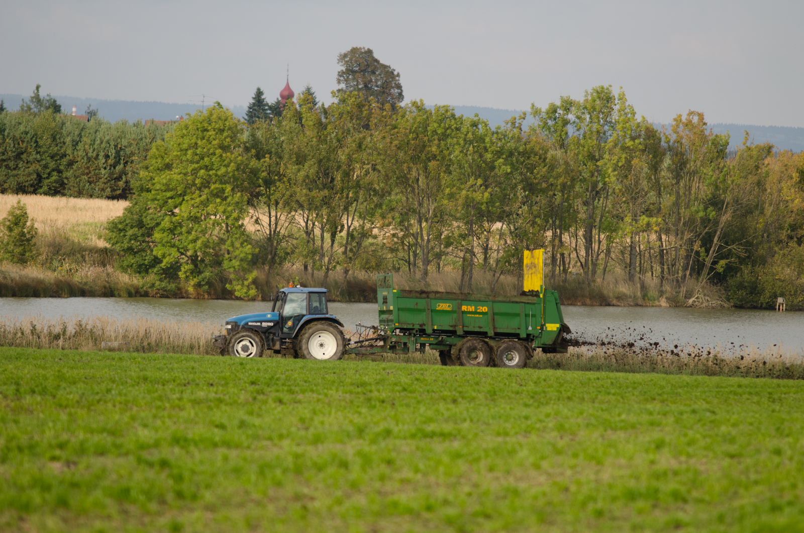 Készülődés a Země živitelka (Éltető föld) kiállításra